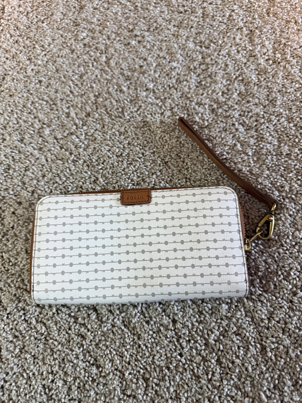 Fossil Cream and Tan Patterned Wristlet Wallet